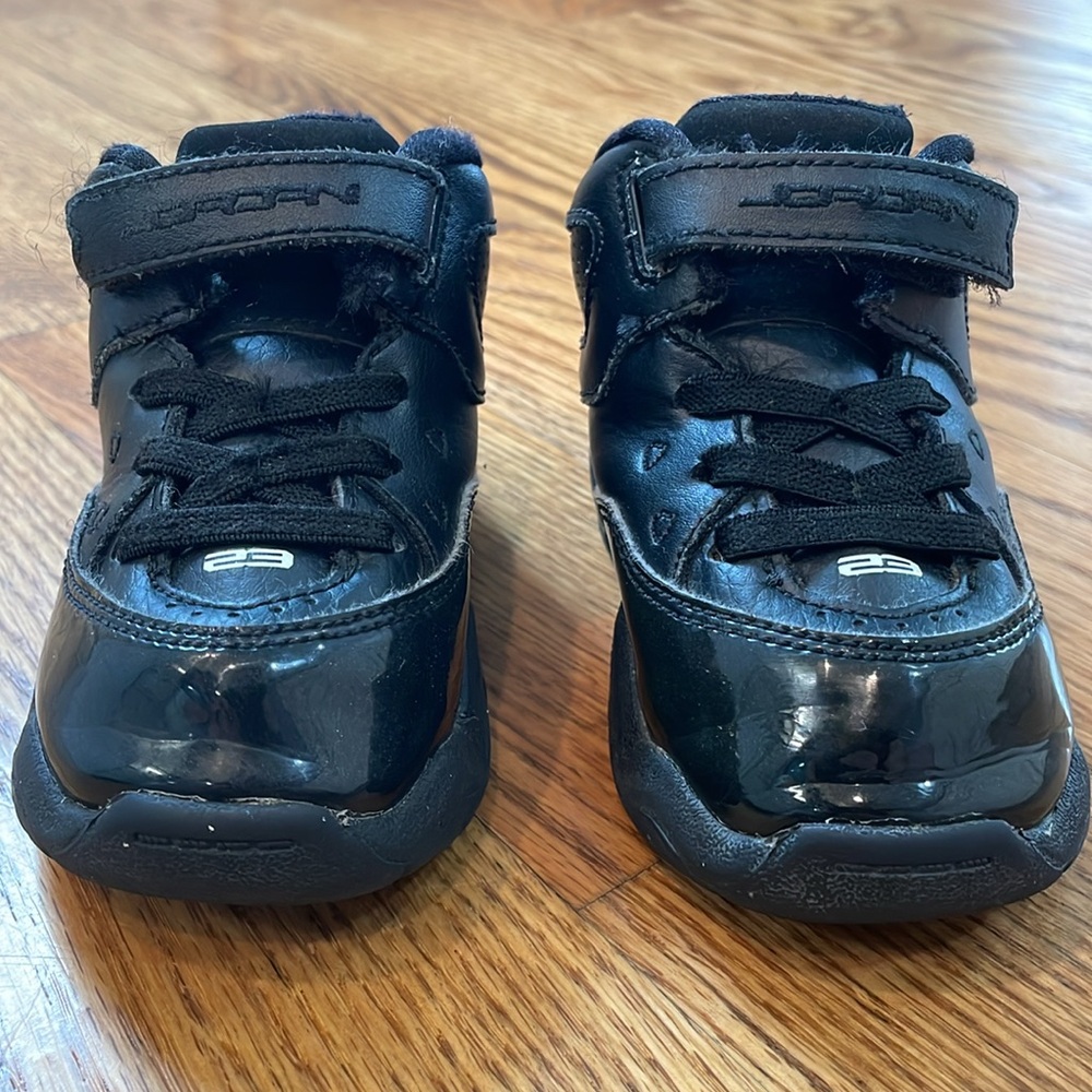 Jordan Brand Loyal Triple Black Sneakers. Size 6c. Excellent Condition. - Picture 6 of 13